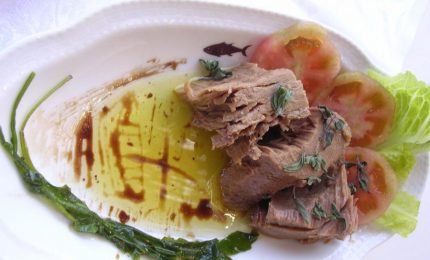 Compra Sud 3/ Dove acquistare il tonno in scatola, l'olio d'oliva, i prodotti sott'olio, i legumi e le pesche sciroppate del Sud