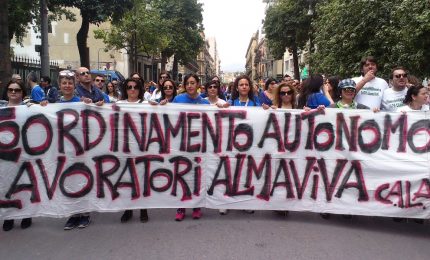 La crisi di Almaviva che annuncia mille e 600 licenziamenti a Palermo