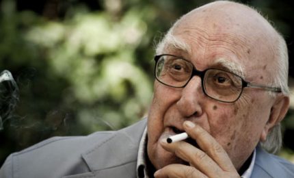 Addio ad Andrea Camilleri, lo scrittore che ha portato nel mondo la lingua siciliana dei 'marinisi'