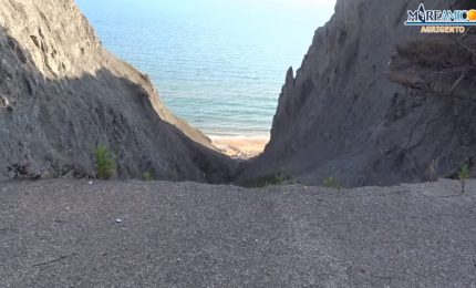 Agrigento, la collina del Caos rischia di sprofondare nel mare: il Video di Mareamico