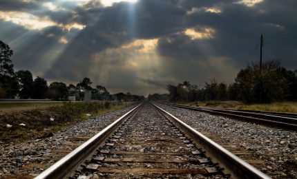 Sicilia: trasporti aerei costosi, trasporti via mare carenti, strade dissestate e sulla tratta ferroviaria Brolo-Patti...