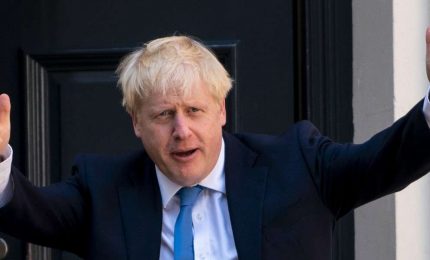 Boris Johnson, con la sponda 'reale', blocca il Parlamento che voleva bloccare la Brexit