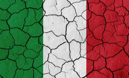 Come stanno ammazzando la democrazia: sindaci-Podestà, riduzione dei parlamentari e stop ai permessi sindacali!