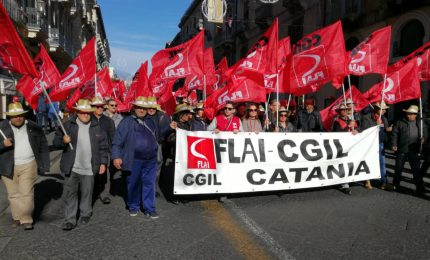 La FLAI-CGIL di Catania sugli incendi in Sicilia: "Governo irresponsabile"
