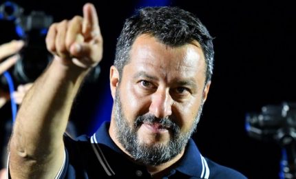 Se l'italietta fascistoide ha trovato il suo ducetto da "pieni poteri"!