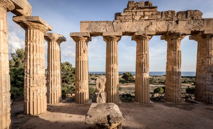 A Selinunte tra i templi greci il re della musica elettronica internazionale Carl Cox