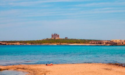 Sicilia in 'svendita': addio anche all'isolotto di Capo Passero!/ MATTINALE 393