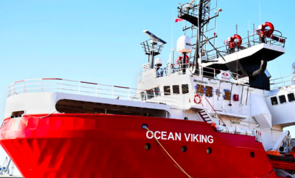Finalmente la nave ONG Ocean Viking ha trovato il 'porto sicuro': &egrave; Messina, in Sicilia...