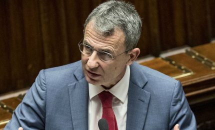 La manovra sul gasolio agricolo: fare fallire gli agricoltori italiani e costringerli a vendere i terreni/ MATTINALE 407