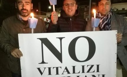 Vitalizi: ridicolo il taglio del 9% proposto dall'Ars. Ieri manifestazione promossa da Vincenzo Figuccia
