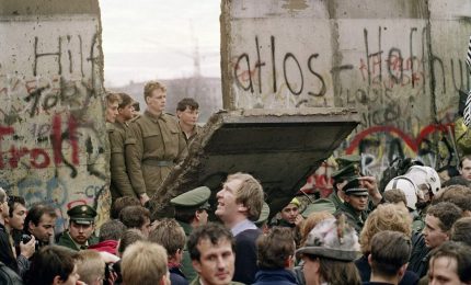 Con la caduta del Muro di Berlino &egrave; finito il comunismo ed &egrave; ricominciato il dominio tedesco in Europa