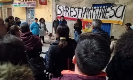 A San Biagio Platani fiaccolata dei giovani sotto il segno di "si resti arrinesci"