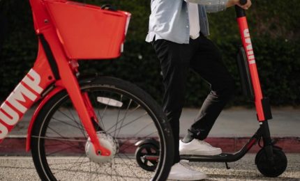 Palermo: biciclette e monopattini possono ignorare i sensi unici? I pericoli nelle strade buie