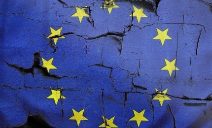 Come l'euro ha cancellato 150 anni di diritti sociali con la 'benedizione' della sinistra (VIDEO)