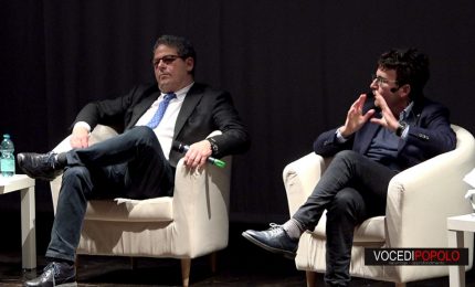 Un grande Diego Fusaro polverizza Gianfranco Miccich&egrave; e illustra perch&eacute; l'Italia deve uscire dalla Ue (VIDEO)