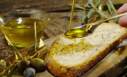 Speculazione sull'olio d'oliva extra vergine: cosa fare per non farsi fregare/ MATTINALE 502