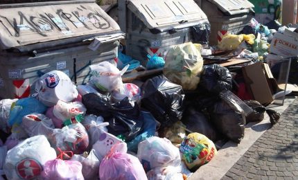 Palermo, tutti in fila in auto, alle 8 e 30, per goderci le "polveri di immondizia"