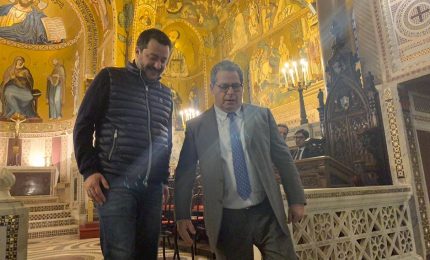 Matteo Salvini (senza cravatta), i luoghi comuni sulla Sicilia e la 'paciata' con Gianfranco Miccichè