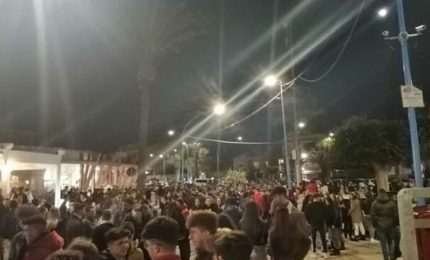 A San Leone (Agrigento) come alla ex Vucciria di Palermo: tanti in strada!