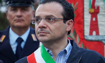 Messina, il sindaco Cateno De Luca blocca le antenne del 5 G