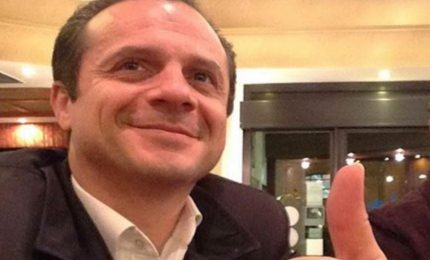 Il sindaco di Messina De Luca sfida lo Stato e la Regione: sullo Stretto comando io!