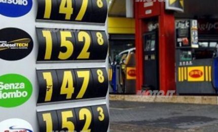 Il senatore De Bonis a Conte: "Se il prezzo del petrolio va gi&ugrave; deve scendere anche il prezzo della benzina"