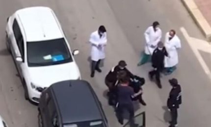 Il video in cui Dario Musso viene sbattuto a terra e sedato. Che succede in Italia?/ MATTINALE 511