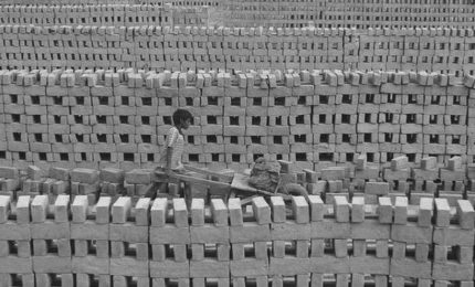 Potenza del Coronavirus: ora nel mondo si fa strada l'idea di azzerare tutti i debiti!