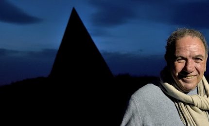 Il rito della luce presso la Piramide di Antonio Presti quest'anno avrà un altro respiro