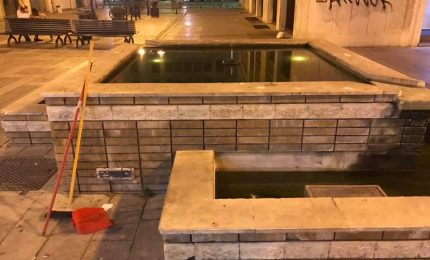 PALERMO-CITTA' 3/ La fontana di via Generale Magliocco trasformata in una palude con gli scarafaggi!