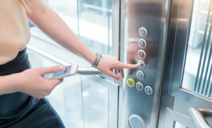 Coronavirus: un positivo asintomatico infetta 71 persone. Attenti agli ascensori...