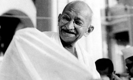 La storia della 'Grande Siepe d'India' e "La Marcia sale" del Mahatma Gandhi