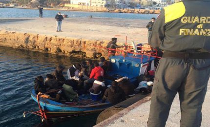 Errore fare sbarcare migranti in Sicilia al tempo del Coronavirus. Chiedere i risarcimenti per sanità e turismo