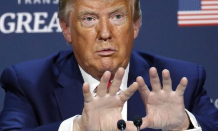 L'America di Trump lascia l'OMS: il commento di Diego Fusaro (AUDIO)