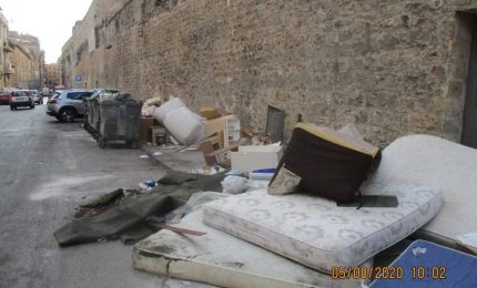 PALERMO CITTA' 28/ Ma chi è che riempie le strade di rifiuti ingombranti? Perché non sanzionarli?