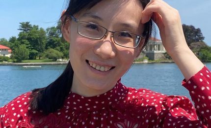 COVID-19: la scienziata di Hong Kong Li-Meng Yan sputtana la Cina e l'OMS / SERALE