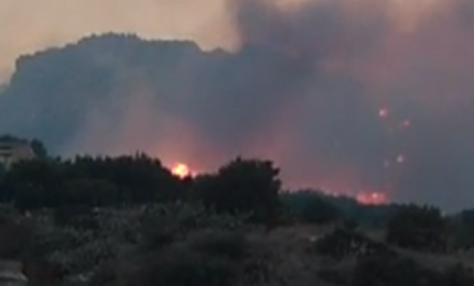 Una sciroccata e in Sicilia, come per 'magia', tornano gli incendi nelle aree verdi