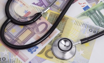 Una 'gola profonda' svela ai magistrati i segreti delle tangenti nella sanità: trema la politica siciliana. I primi nomi di politici...