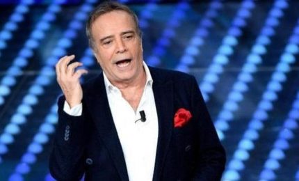 I servi del potere, il popolo morto, la satira di regime: intervista di Byoblu a Enrico Montesano