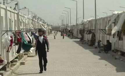 I migranti presenti in Sicilia stanno tutti bene? Tutti distanziati e con le mascherine?/ SERALE