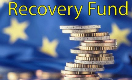 Parlamento europeo contro Commissione e Consiglio d'Europa: 'bocciato' il Bilancio, a rischio il Recovery Fund/ MATTINALE 464