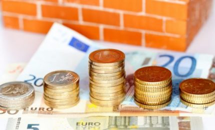 Emergenza Coronavirus: 700 euro al mese subito a chi non ha un reddito fisso, senza perdere altro tempo!