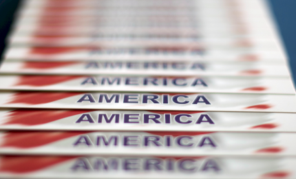 Le elezioni americane bloccate da 300 mila schede scomparse. Nessun vincitore fino a Gennaio. Poi.../ SERALE