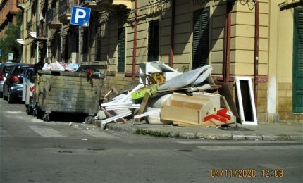 Aprire la finestra? Non si può, c'è la munnizza!/ PALERMO-CITTA' 56