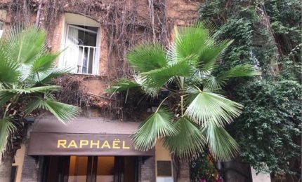 Alberghi di lusso italiani preda di speculatori stranieri (VIDEO di Byoblu)