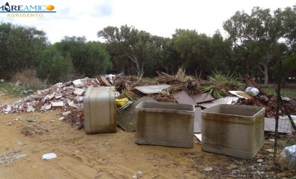 Agrigento, la strada di Maddalusa, nella Valle dei Templi, trasformata in discarica! (VIDEO)