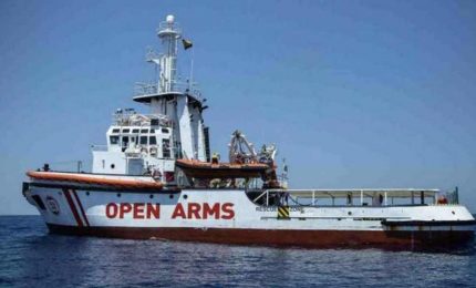 A Trapani i 200 migranti dell'Open Arms. Sicilia sempre pi&ugrave; nel caos/ MATTINALE 505