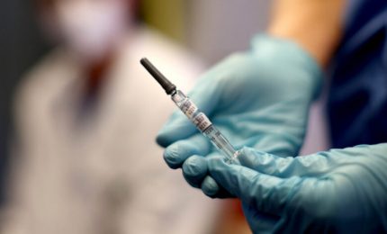 In Australia il vaccino contro il virus &egrave; stato bloccato: produce falsi positivi all'Hiv!/ SERALE