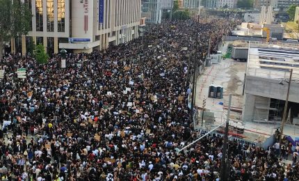 La seconda rivoluzione francese: i cittadini di 100 citt&agrave; della Francia in piazza contro Macron (VIDEO)