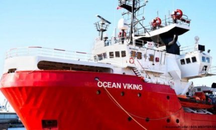 Sbagliato accogliere in Sicilia migranti mentre nel mondo si diffondono le mutazioni del virus SARS-COV-2 /MATTINALE 494